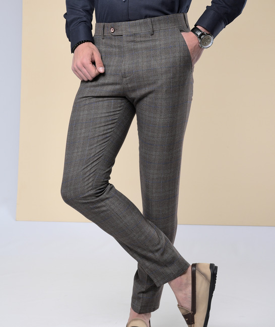 Ανδρικό παντελόνι σε καφέ χρώμα με λεπτές μπλε γραμμές