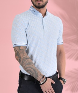 Γαλάζιο Πόλο μπλουζάκι σε τρισδιάστατα τετράγωνα