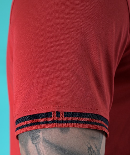 Ανδρικό κόκκινο μονόχρωμο μπλουζάκι με γιακά και λογότυπο