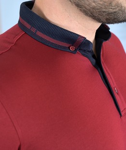 Κόκκινο T-shirt με γιακά με κεντημένο λογότυπο