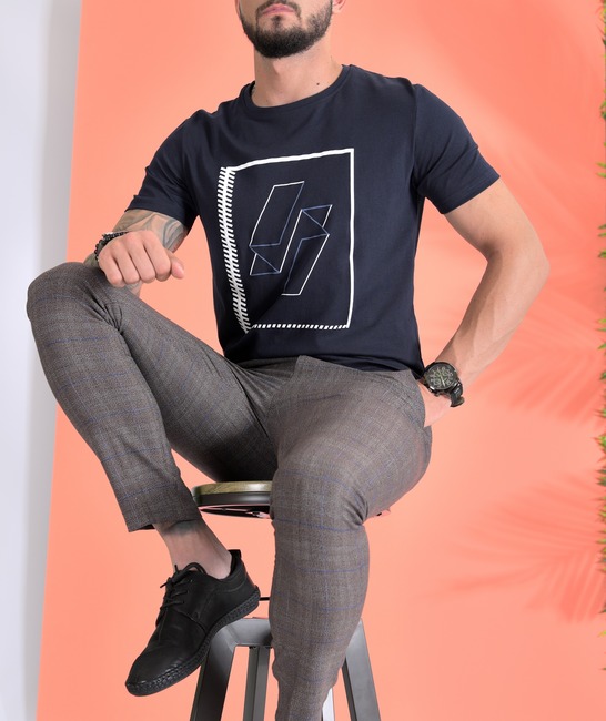 Ανδρικό μπλουζάκι με τρισδιάστατο περίγραμμα σκούρο μπλε