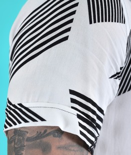 Λευκό ανδρικό πουκάμισο με μαύρα τετράγωνα