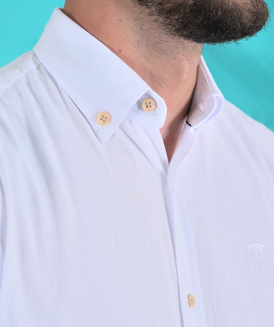 Λευκό λινό κοντομάνικο πουκάμισο με λογότυπο
