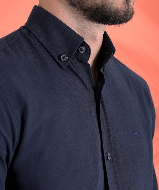Σκούρο μπλε λινό ανδρικό πουκάμισο με μικρό λογότυπο