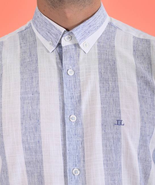 Κομψό ανδρικό πουκάμισο σε μεγάλη μπλε ρίγα με λογότυπο