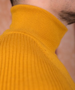 Ανδρικό μπλουζάκι πόλο σε μουσταρδί χρώμα