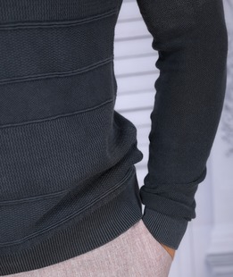 Μαύρο βαμβακερό πουλόβερ