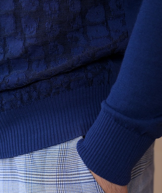 Μάλλινο πουλόβερ με 3D τετράγωνα σε σκούρο μπλε 