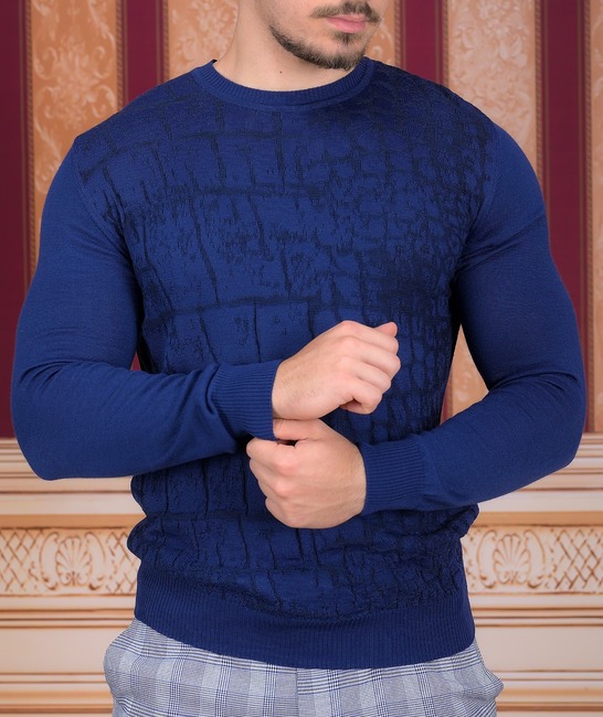 Μάλλινο πουλόβερ με 3D τετράγωνα σε σκούρο μπλε 