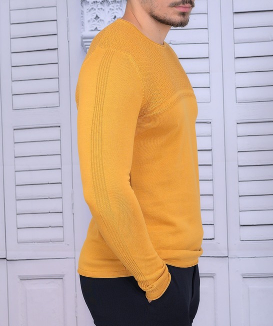 Βαμβακερό πουλόβερ σε μουσταρδί χρώμα με σχέδιο 