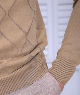 Μπεζ ανδρικό πουλόβερ με γιακά σε ρομβοειδές 