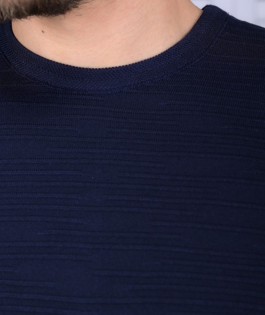 Ανδρικό πουλόβερ σε μπλε 3D ρίγες