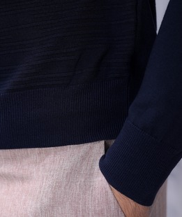 Ανδρικό πουλόβερ σε μπλε 3D ρίγες