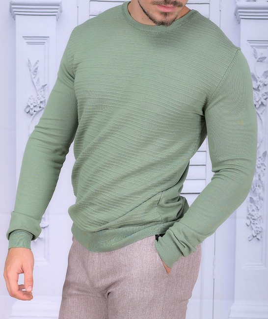 Πράσινο ανδρικό πουλόβερ με 3D ρίγες