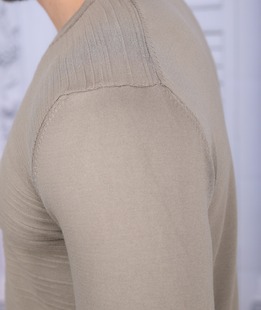 Ανδρικό μπεζ πουλόβερ με 3D ρίγες