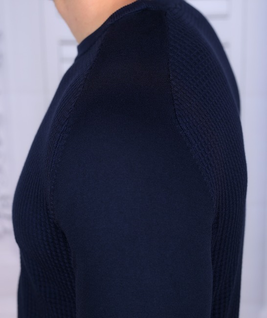 Κομψό ανδρικό μπλε πουλόβερ