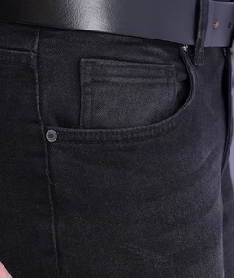 Κλασικό μαύρο τζιν ίσιο