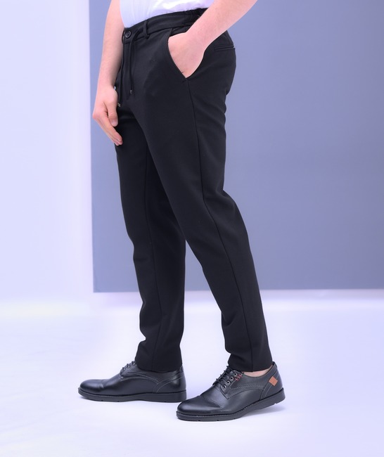 Μαύρο κομψό παντελόνι από  Gipe με 4 τσέπες
