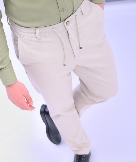 Ανδρικό στιλάτο μπεζ παντελόνι με υφή με 4 τσέπες  Gipe
