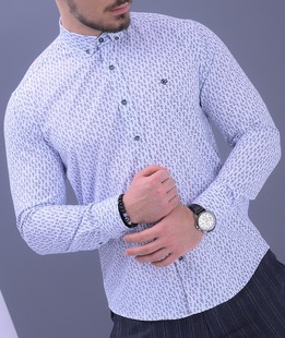 Λευκό κομψό, κομψό ανδρικό πουκάμισο με σχέδιο