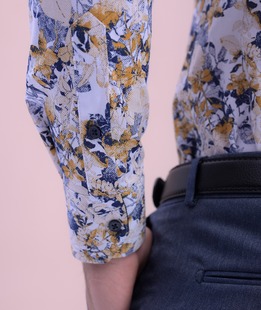 Ανδρικό πουκάμισο με μπλε και κίτρινα λουλούδια