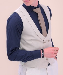 Κομψό ανδρικό γιλέκο σε μπεζ με διπλή σειρά κουμπιά