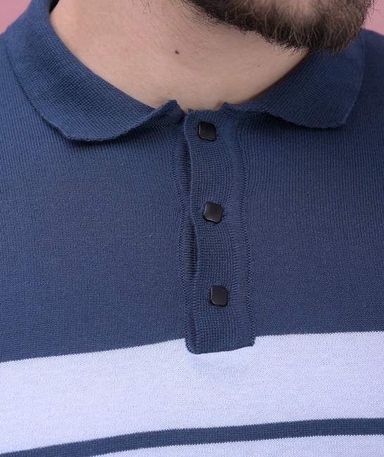 Ανδρική πλεκτή κοντομάνικη μπλούζα σε μπλε πετρόλ 