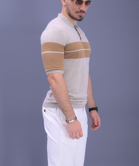 Ανδρικό πλεκτό μπλουζάκι με γιακά σε μπεζ χρώμα με καφέ ρίγες