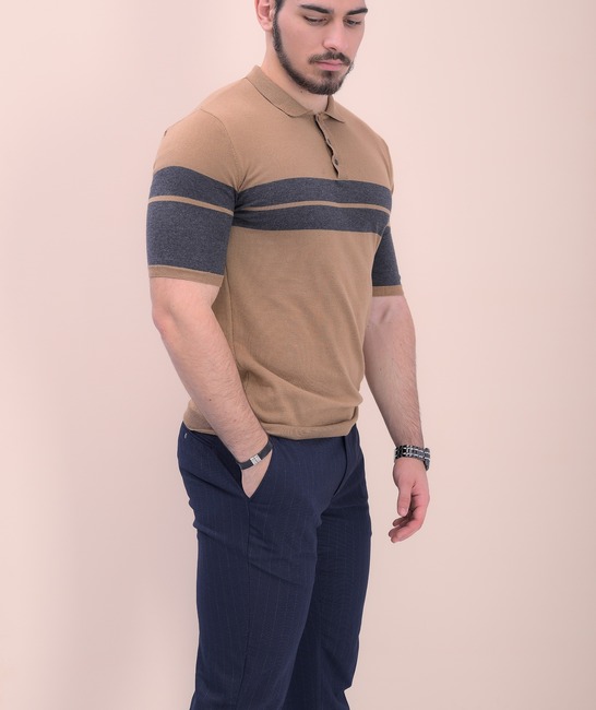 Ανδρική πλεκτή κοντομάνικη μπλούζα σε καφέ χρώμα