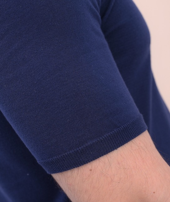 Ανδρικό κοντομάνικο μπλουζάκι λεπτή πλέξη σε σκούρο μπλε
