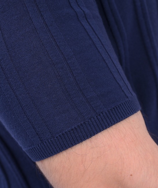 Ανάγλυφο κομψό ανδρικό κοντομάνικο μπλουζάκι σε σκούρο μπλε χρώμα