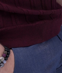  Κοντομάνικο μπλουζάκι από ανάγλυφο ύφασμα σε χρώμα μπορντό 