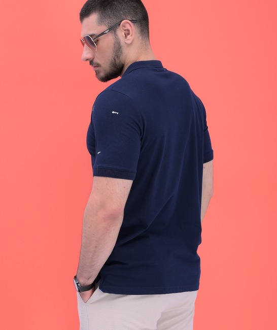 Ανδρικό μπλουζάκι με γιακά και κουμπιά σε σκούρο μπλε χρώμα 