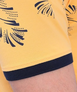 Κοντομάνικο μπλουζάκι πόλο σε κίτρινο χρώμα