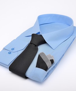 Κλασική γραβάτα σε διαγώνιες γραμμές