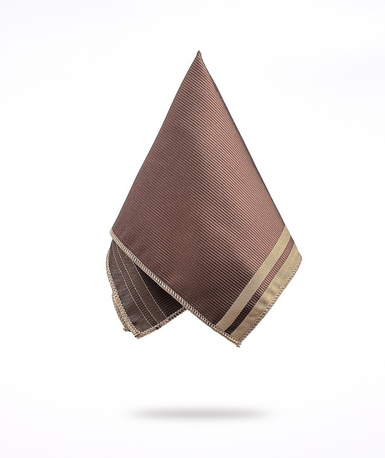 Κομψή καφέ γραβάτα σετ με μαντηλάκι