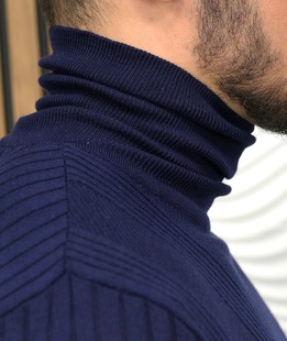 Κομψό ανδρικό μπλουζάκι πόλο σε σκούρο μπλε