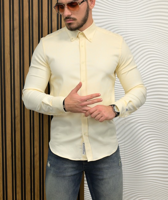 Κομψό μονόχρωμο ανδρικό πουκάμισο σε εκρού