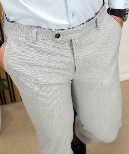 Κομψό ανδρικό παντελόνι σε ανοιχτό γκρι χρώμα 