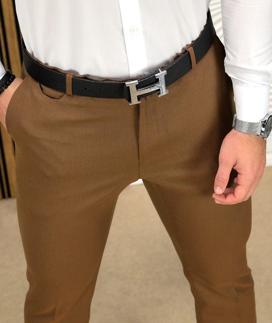 Κομψό ανδρικό παντελόνι σε καφέ χρώμα με ιταλική τσέπη
