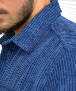 Κοτλέ ανδρικό πουκάμισο σε μπλε χρώμα με δύο τσέπες