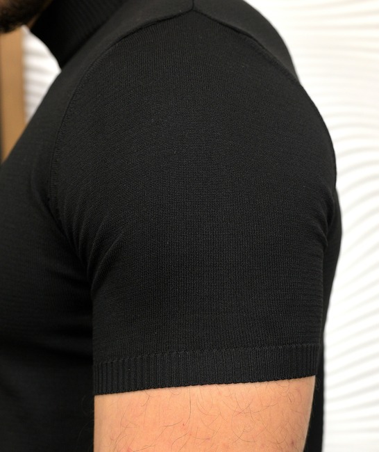 Μαύρη μπλούζα με κοντό μανίκι πόλο 