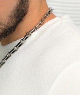 Κομψή ανδρική μπλούζα σε λευκό χρώμα με τσέπη