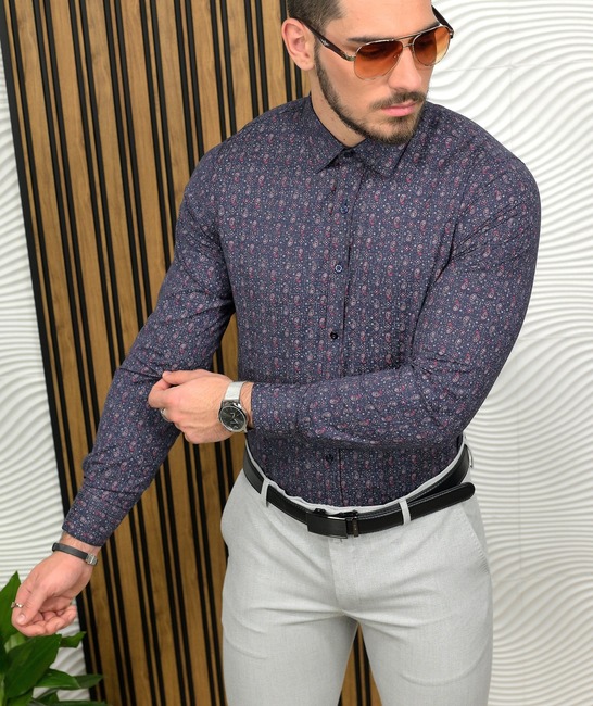 Κομψό μακρυμάνικο πουκάμισο με στοιχεία paisley σε μπορντό