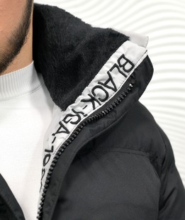 Χειμερινό μπουφάν καπιτονέ με εσωτερικό γιακά καρακούλ