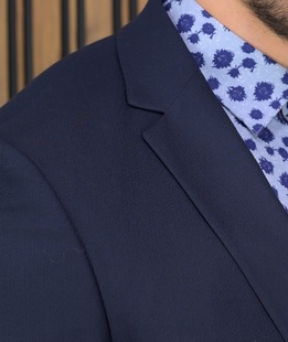 κομψό ανδρικό κοστούμι δύο τεμαχίων κομψό ανδρικό κοστούμι δύο τεμαχίων