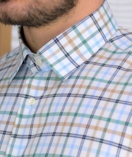 Κομψό καρό ανδρικό πουκάμισο με τσέπη σε πράσινο και καφέ