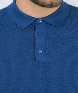 Ανδρικό πλεκτό μπλουζάκι με γιακά και κουμπιά σε σκούρο μπλε